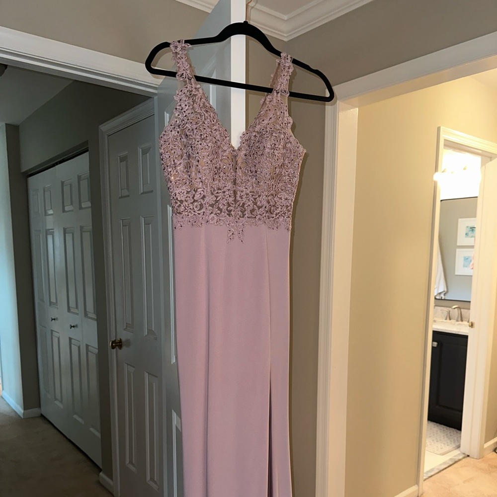 SELILIMG PROM DRESS SIZE 2